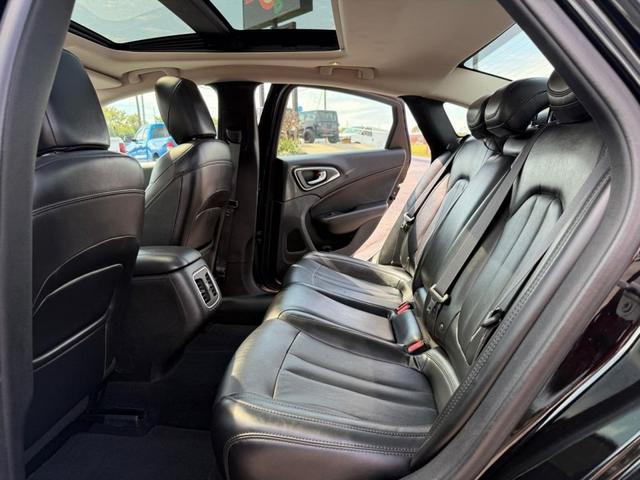 Photo of 2015 Black Chrysler 200