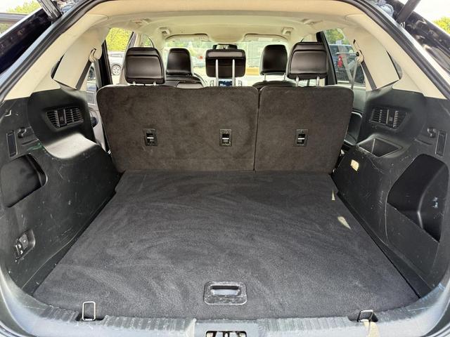 Photo of 2022 Black Ford Edge