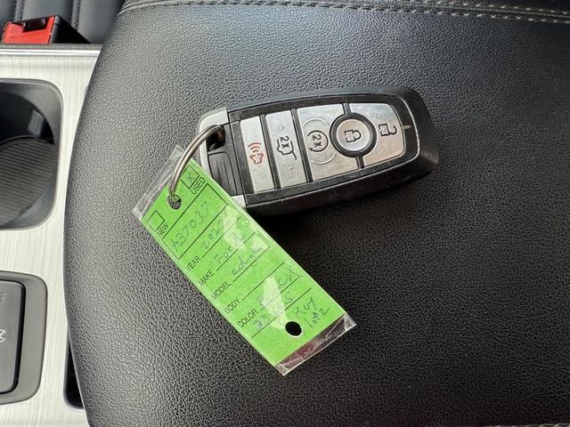 Photo of 2022 Black Ford Edge