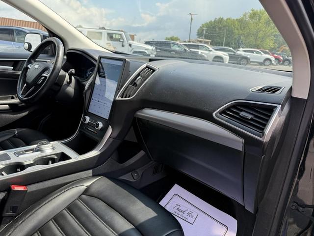 Photo of 2022 Black Ford Edge