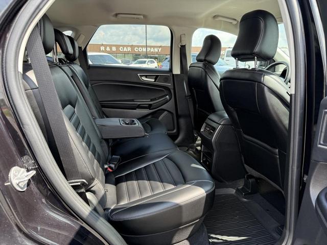 Photo of 2022 Black Ford Edge