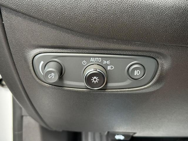 Photo of 2020 White Chevrolet Equinox