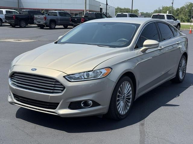 Photo of 2015 Silver Ford Fusion