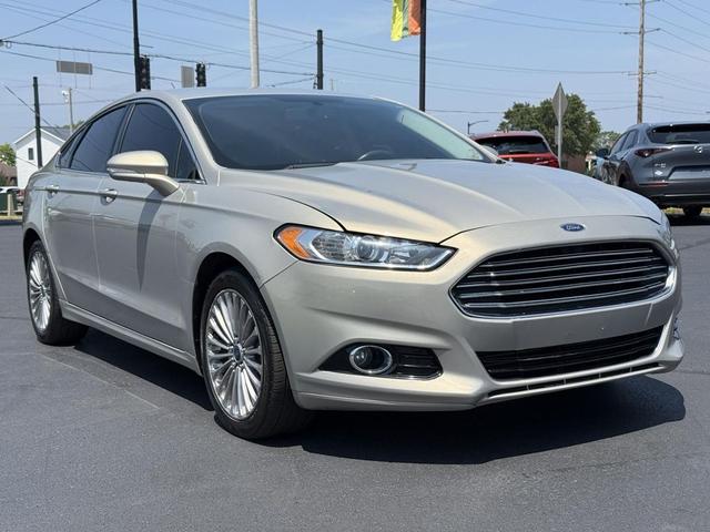 Photo of 2015 Silver Ford Fusion