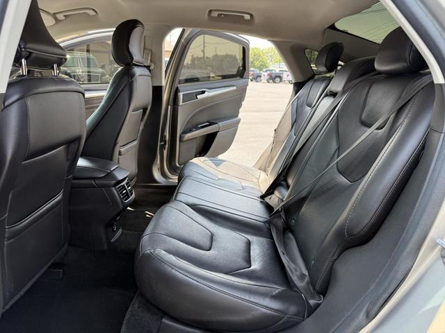 Photo of 2015 Silver Ford Fusion