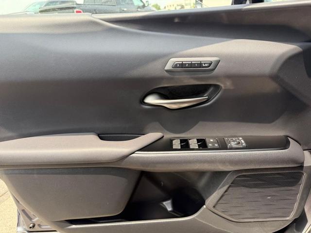 Photo of 2020 Gray Lexus UX 250h