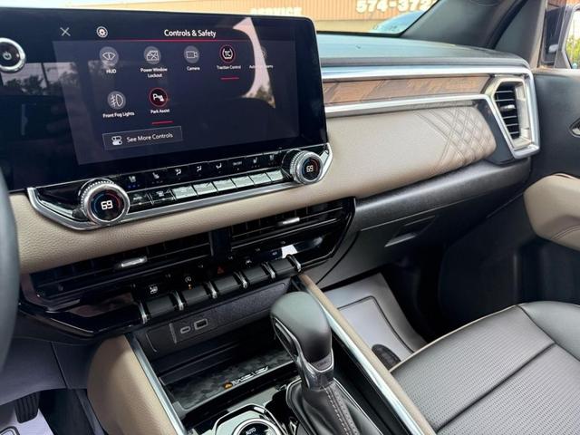 Photo of 2025 Gray GMC Canyon