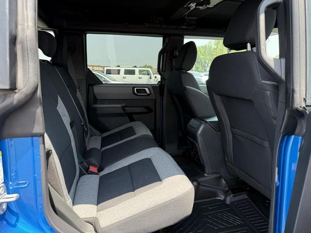 Photo of 2021 Blue Ford Bronco