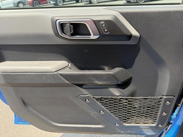 Photo of 2021 Blue Ford Bronco