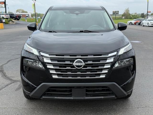 Photo of 2024 Black Nissan Rogue