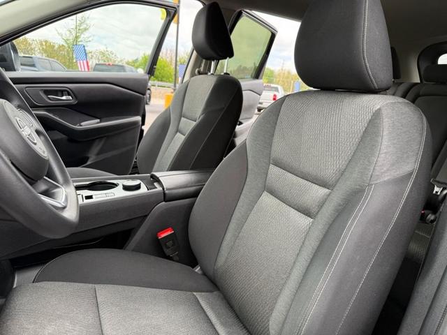 Photo of 2024 Black Nissan Rogue