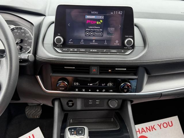 Photo of 2024 Black Nissan Rogue