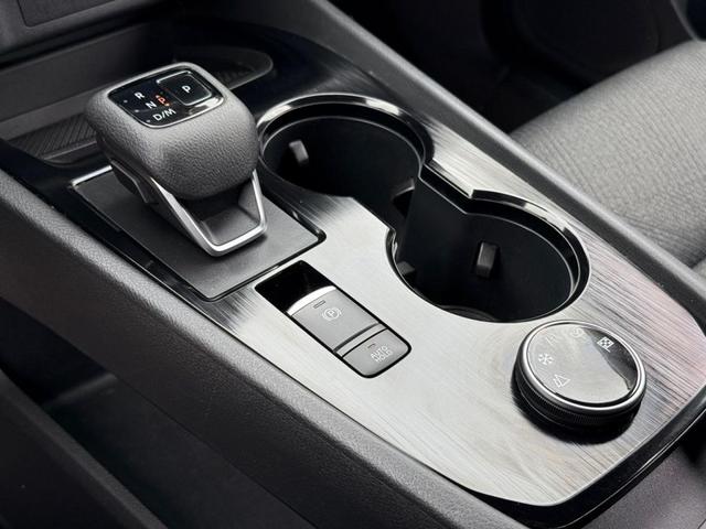 Photo of 2024 Black Nissan Rogue