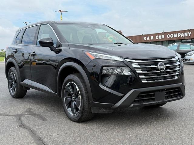 Photo of 2024 Black Nissan Rogue