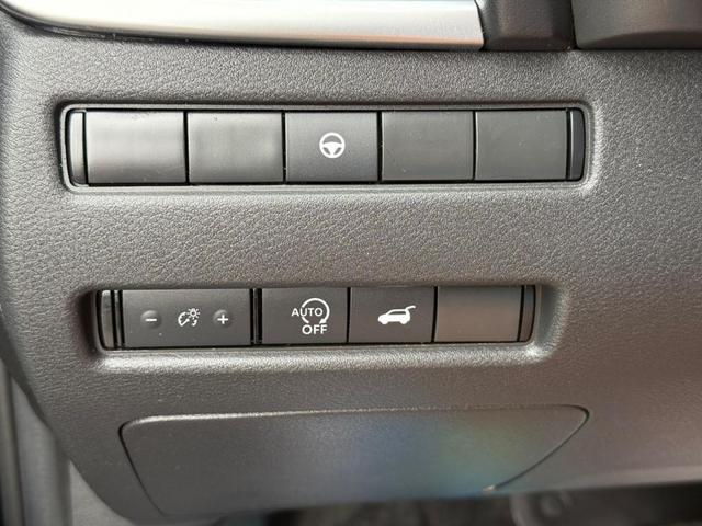 Photo of 2024 Black Nissan Rogue