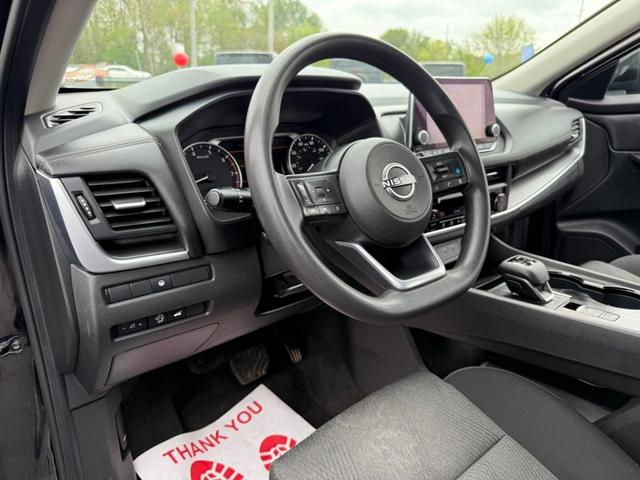 Photo of 2024 Black Nissan Rogue