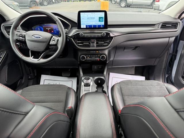 Photo of 2022 Blue Ford Escape