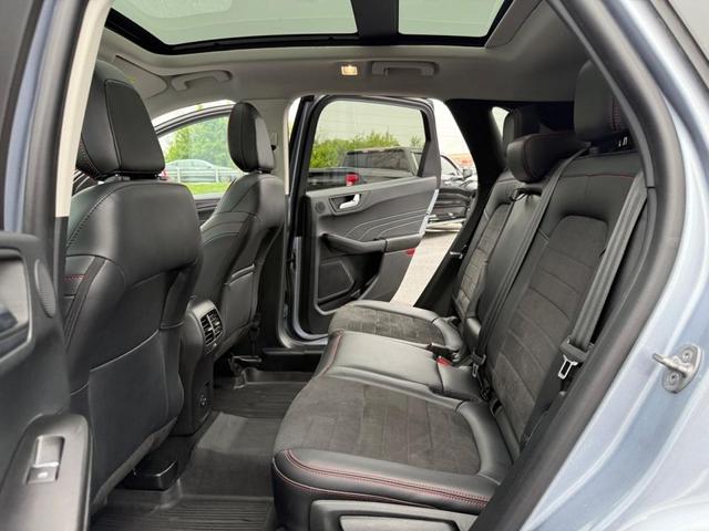 Photo of 2022 Blue Ford Escape