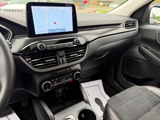 Photo of 2022 Blue Ford Escape