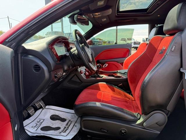 Photo of 2016 Red Dodge Challenger