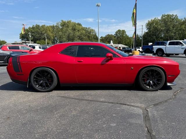 Photo of 2016 Red Dodge Challenger