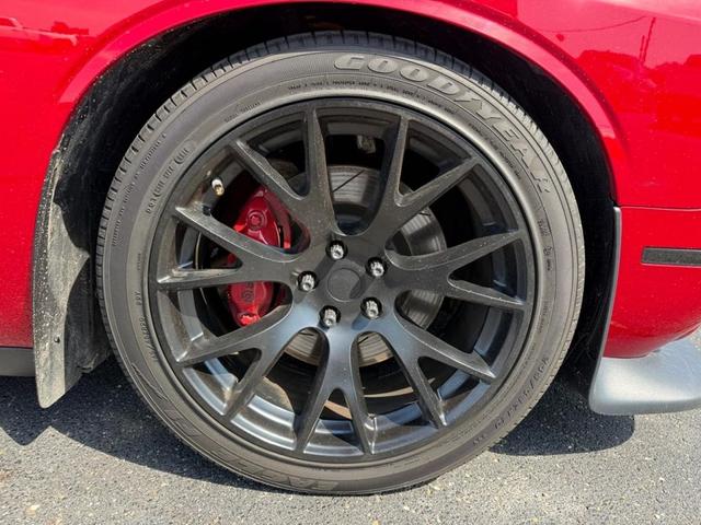 Photo of 2016 Red Dodge Challenger