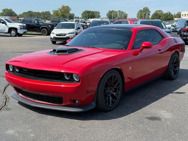 Photo of 2016 Red Dodge Challenger