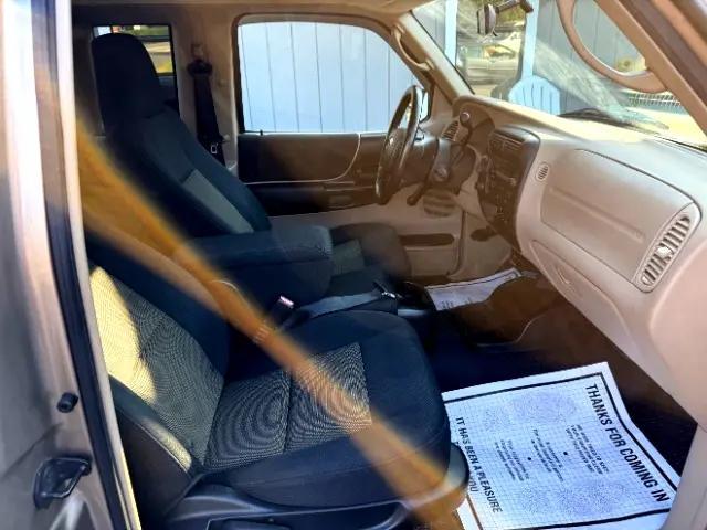 Photo of 2004 Arizona Beige Clearcoat Metallic Ford Ranger