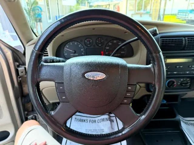 Photo of 2004 Arizona Beige Clearcoat Metallic Ford Ranger