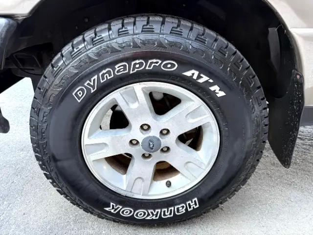 Photo of 2004 Arizona Beige Clearcoat Metallic Ford Ranger