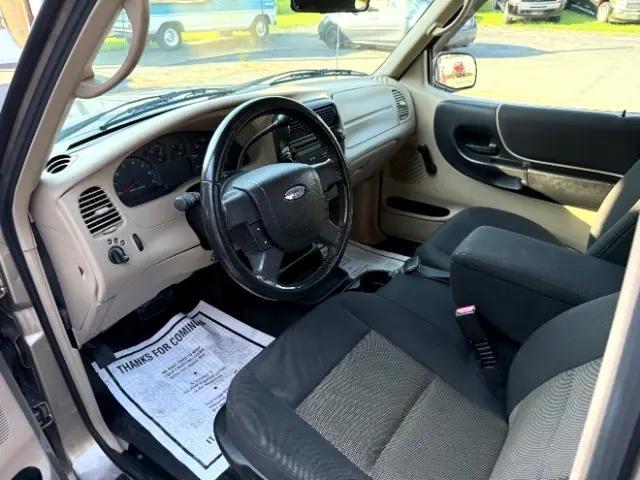 Photo of 2004 Arizona Beige Clearcoat Metallic Ford Ranger