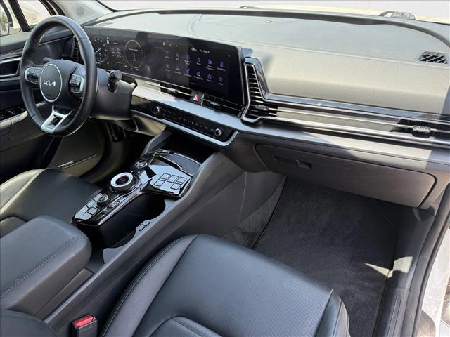 Photo of 2025 Snow White Pearl Kia Sportage Hybrid