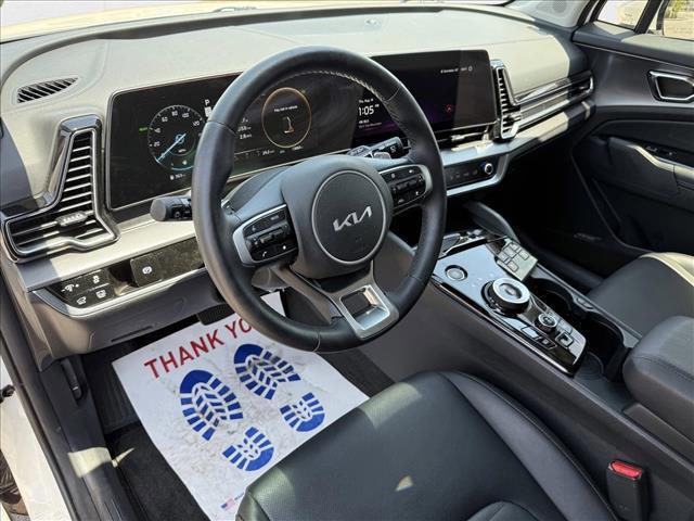 Photo of 2025 Snow White Pearl Kia Sportage Hybrid