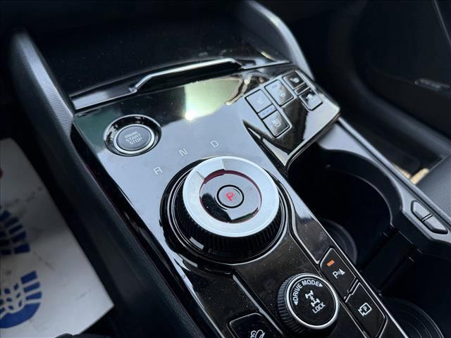 Photo of 2025 Snow White Pearl Kia Sportage Hybrid