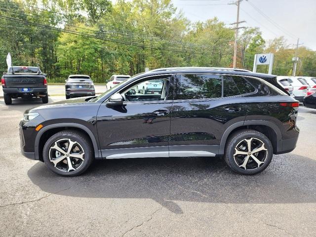 Photo of 2025 Deep Black Pearl Effect Volkswagen Tiguan