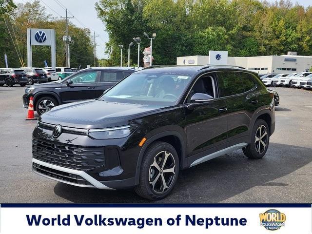 Photo of 2025 Deep Black Pearl Effect Volkswagen Tiguan