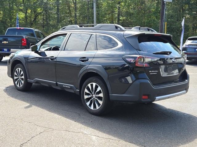 Photo of 2023 Crystal Black Silica Subaru Outback