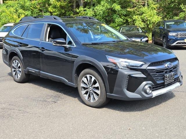 Photo of 2023 Crystal Black Silica Subaru Outback