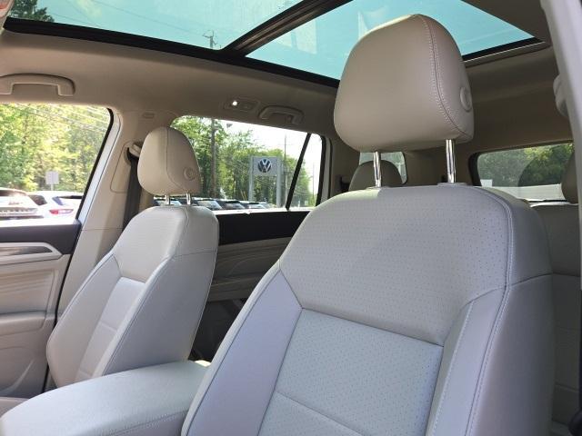 Photo of 2021 Pure White Volkswagen Atlas