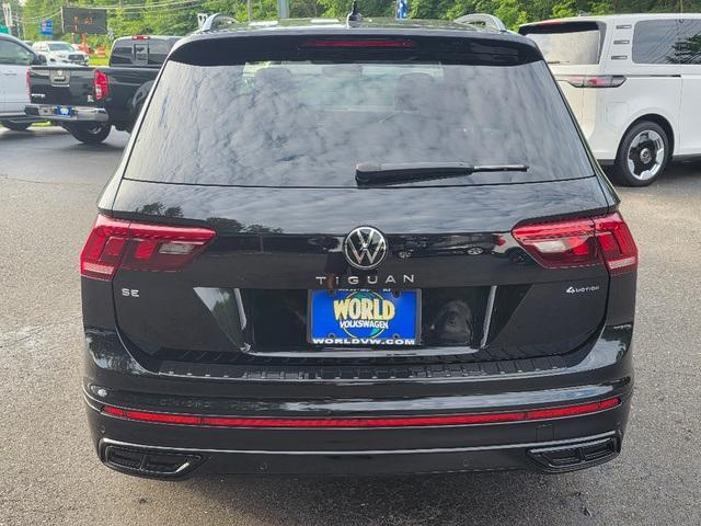 Photo of 2024 Deep Black Pearl Effect Volkswagen Tiguan