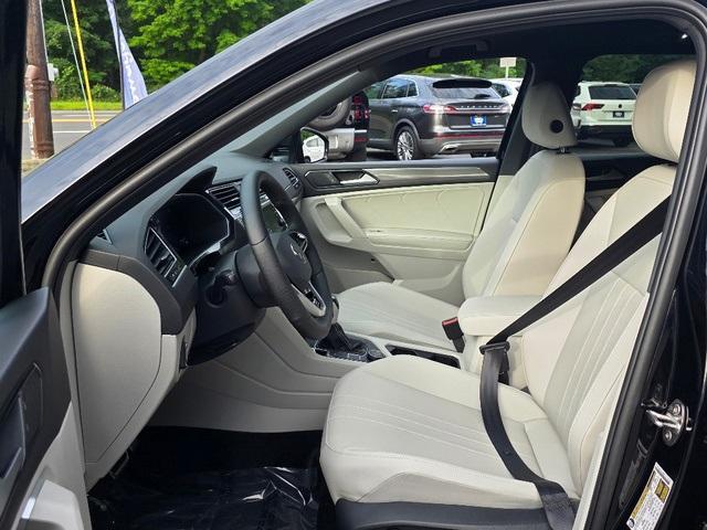 Photo of 2024 Deep Black Pearl Effect Volkswagen Tiguan