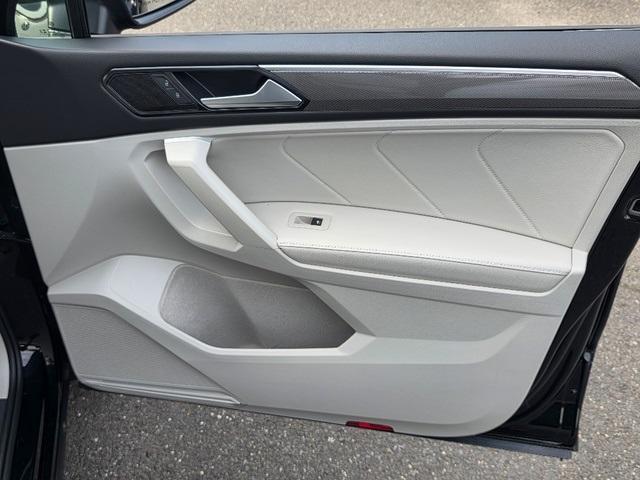 Photo of 2024 Deep Black Pearl Effect Volkswagen Tiguan
