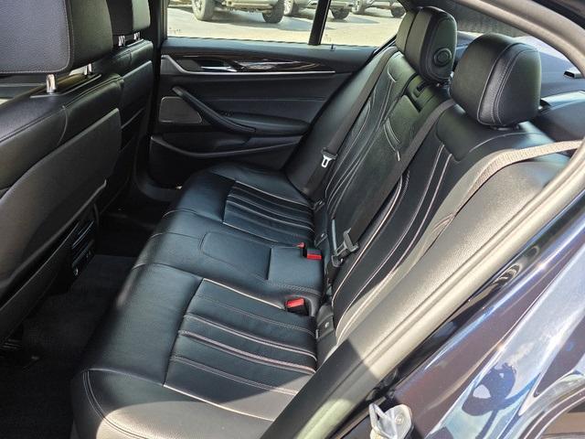 Photo of 2020 Carbon Black Metallic BMW M550