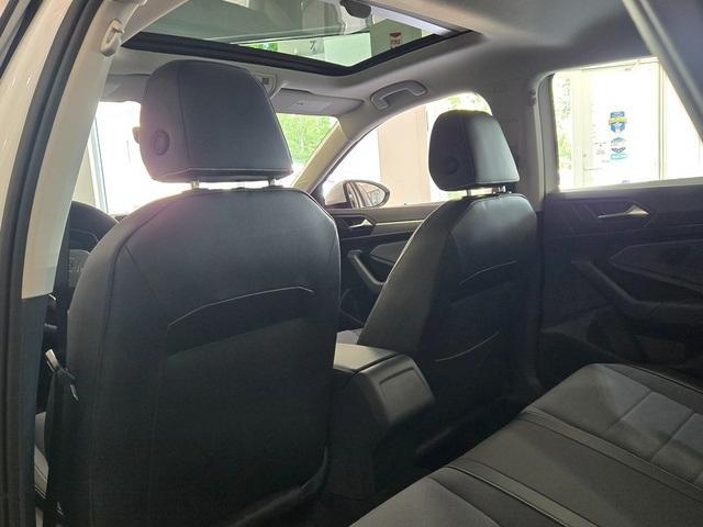 Photo of 2025 Opal White Pearl Effect Volkswagen Jetta