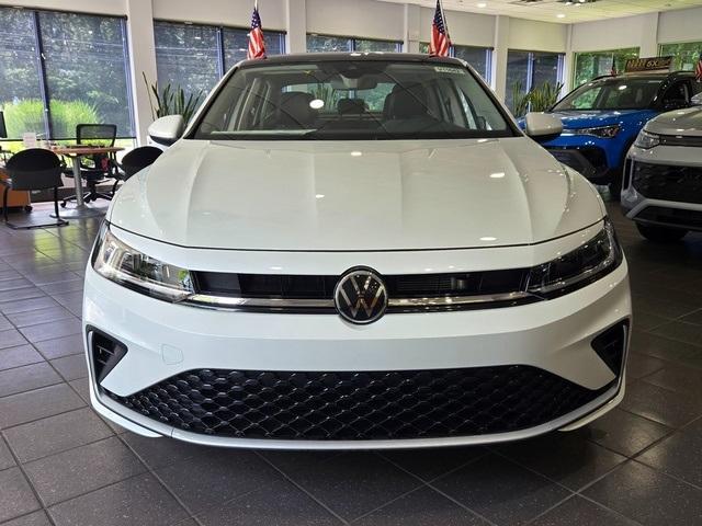 Photo of 2025 Opal White Pearl Effect Volkswagen Jetta