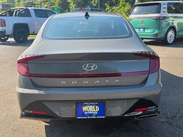 Photo of 2023 Hampton Gray Hyundai SONATA