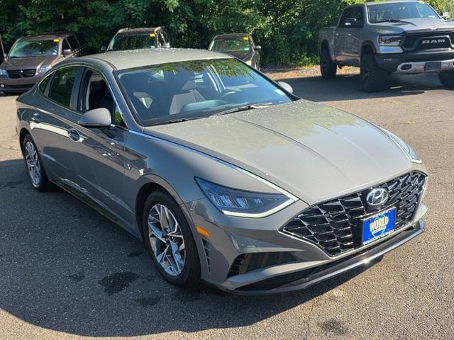 Photo of 2023 Hampton Gray Hyundai SONATA