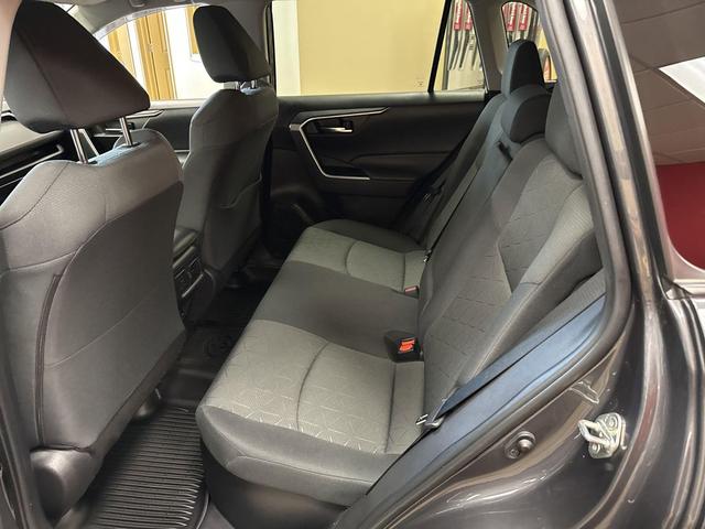 Photo of 2022 Gray Toyota RAV4 Hybrid