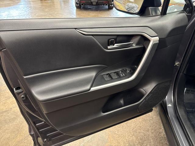 Photo of 2022 Gray Toyota RAV4 Hybrid