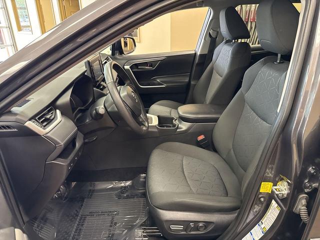 Photo of 2022 Gray Toyota RAV4 Hybrid